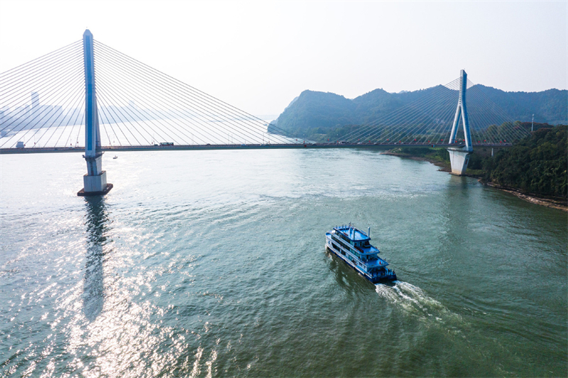 Le premier navire chinois à hydrogène a été mis en service dans la province du Hubei