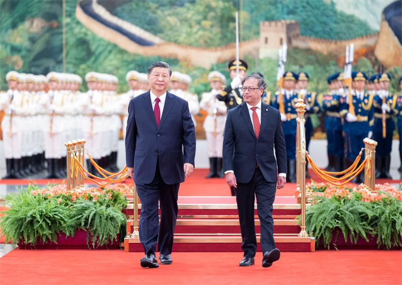 Xi Jinping s'entretient avec le président colombien, élevant les relations au rang de partenariat stratégique