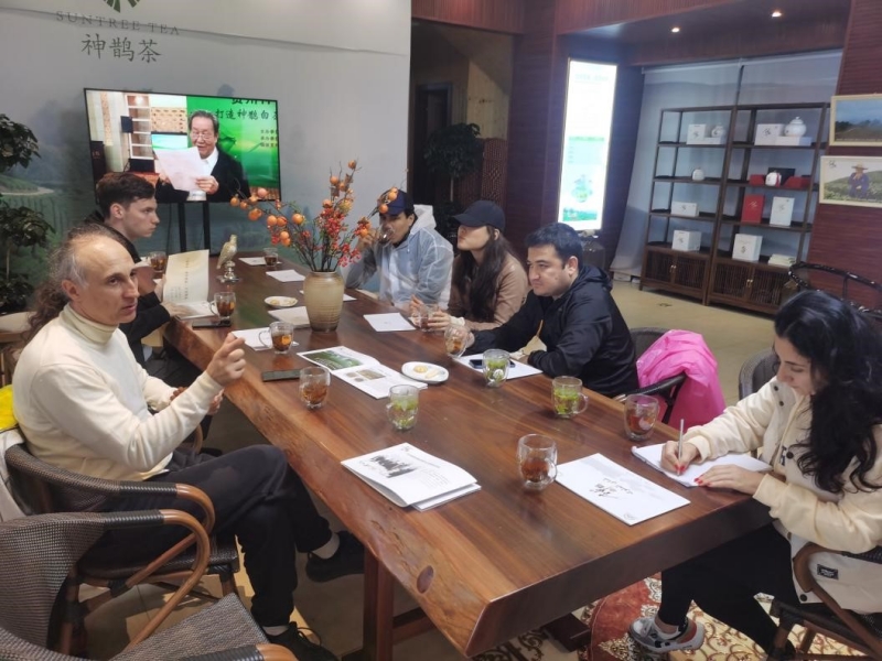 Début d'un événement de promotion de l'amitié entre les jeunes de l'Initiative « La Ceinture et la Route » dans le Guizhou