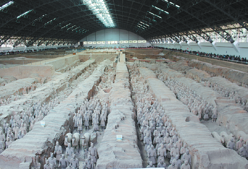 Soldats en terre cuite au musée du mausolée de l'empereur Qin Shi Huang. (Photo / China Daily)