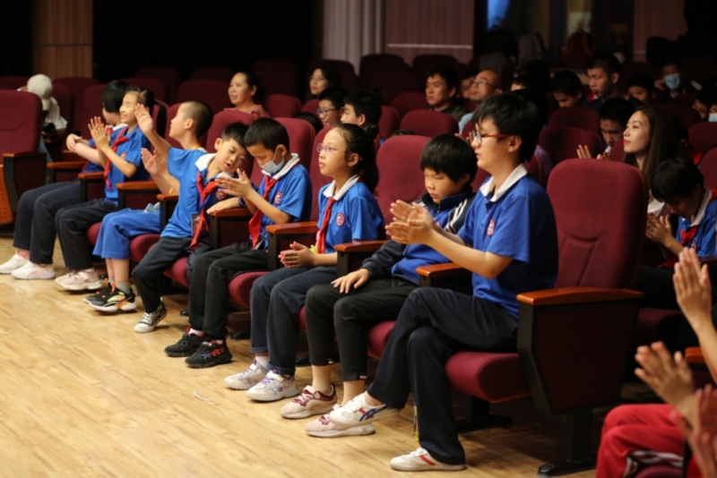 Le « Cinéma Guangming » de l'Université de communication de Chine récompensé par un prix international pour ses efforts de lutte contre la pauvreté