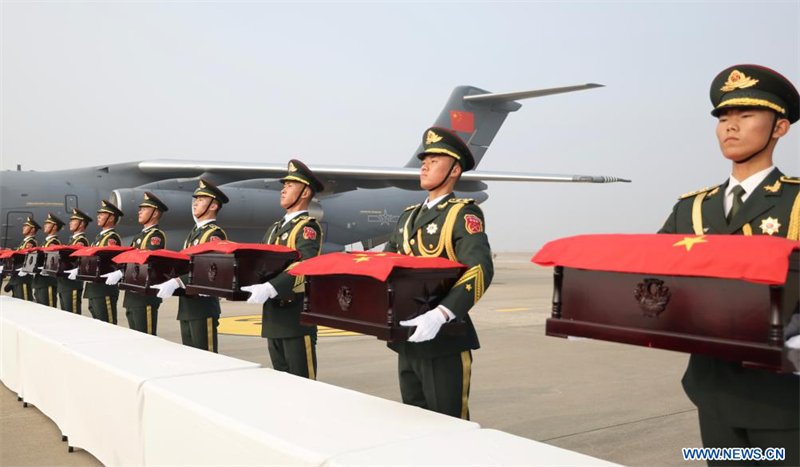 La Chine et la République de Corée organisent une cérémonie de transfert des dépouilles de 25 soldats chinois tués pendant la guerre de Corée