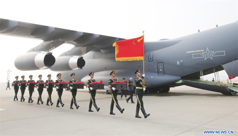La Chine et la République de Corée organisent une cérémonie de transfert des dépouilles de 25 soldats chinois tués pendant la guerre de Corée