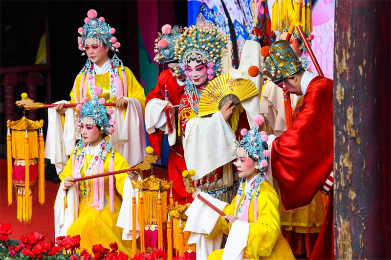 Chongqing : ouverture d'un festival de l'opéra du Sichuan