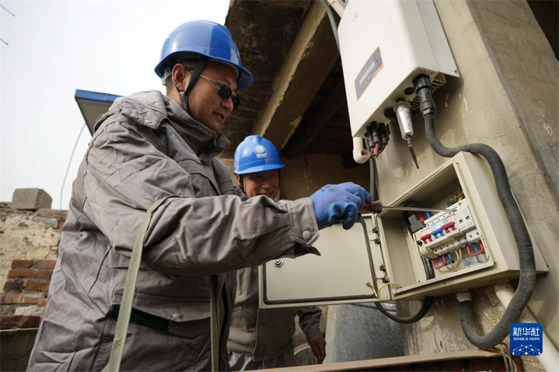 Hebei : les énergies propres améliorent la vie des habitants pendant l'hiver