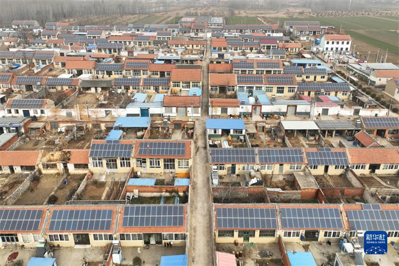 Hebei : les énergies propres améliorent la vie des habitants pendant l'hiver