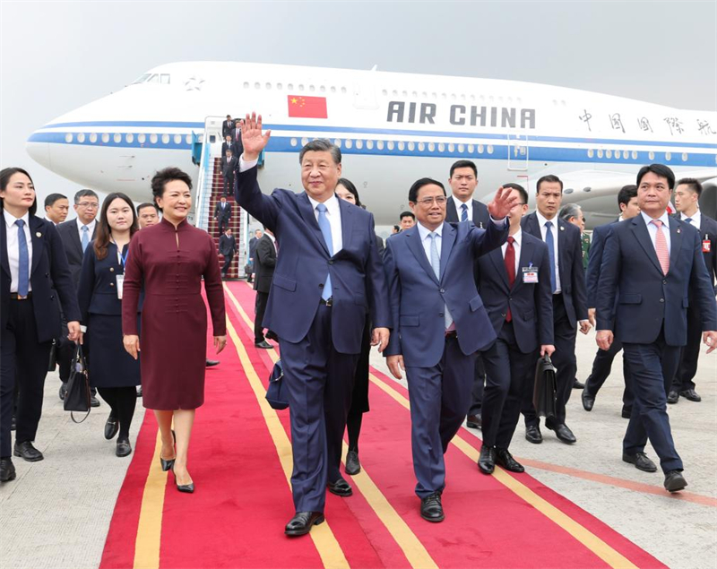 Xi Jinping arrive au Vietnam pour une visite d'Etat