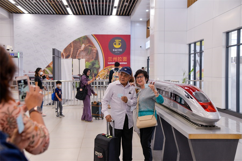 Le train à grande vitesse Jakarta-Bandung a transporté 700 000 passagers depuis sa mise en service commerciale en Indonésie