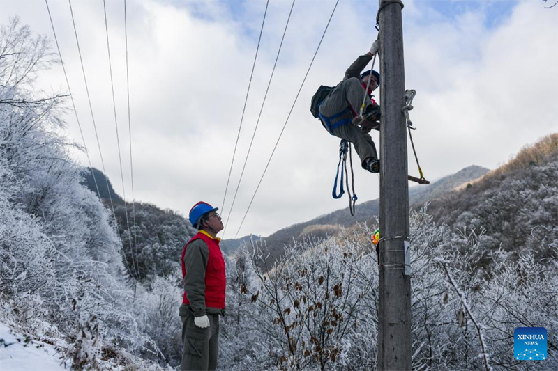 La Chine vérifie ses lignes à haute tension afin de minimiser l'impact de la neige