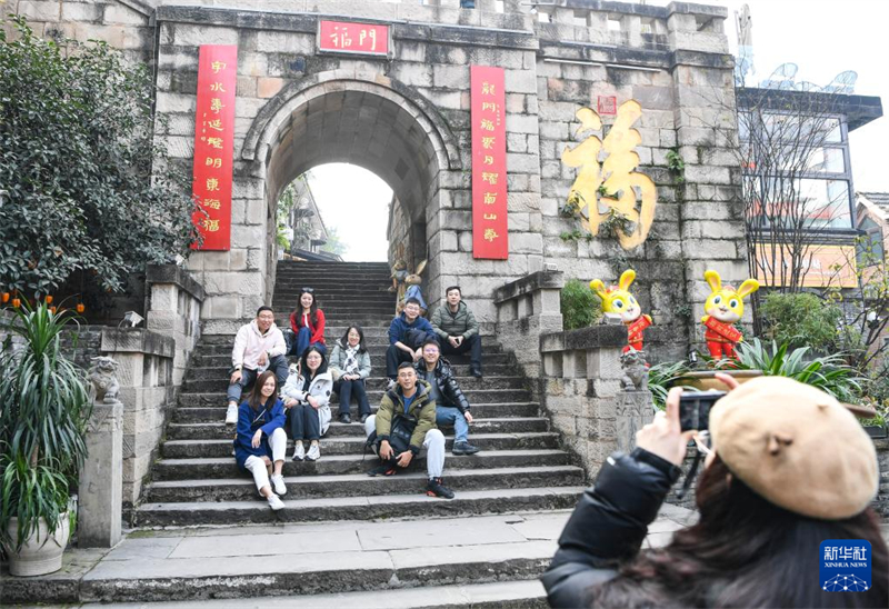 Chongqing : la vieille rue Longmenhao retrouve une nouvelle vitalité