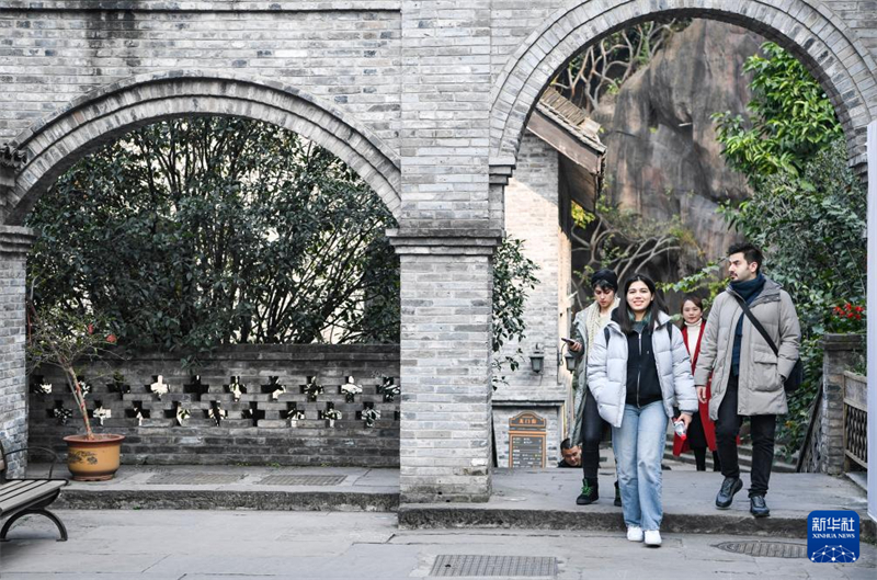 Chongqing : la vieille rue Longmenhao retrouve une nouvelle vitalité