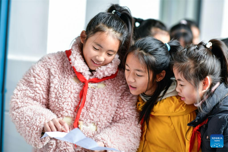 Guizhou : une jeune fille Miao commence une nouvelle vie grâce aux efforts de lutte contre la pauvreté