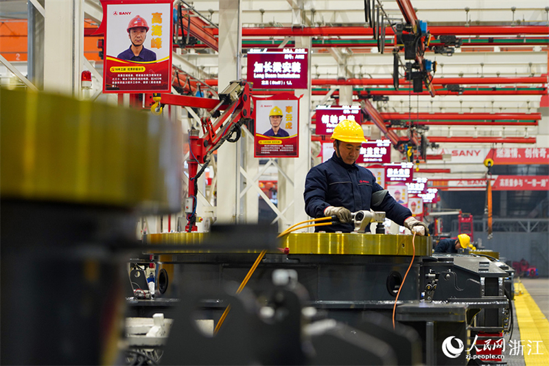 Huzhou : une usine 5G intelligente pour l'avenir dans le Zhejiang