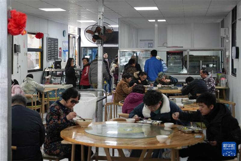 Hunan : un restaurant des « cheveux gris » au service des personnes âgées