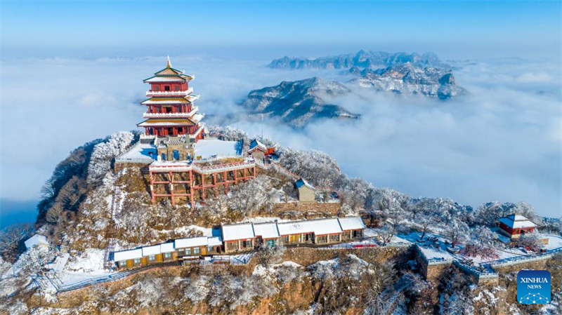 Rendez-vous avec la neige : l'hiver rafraîchit les paysages en Chine