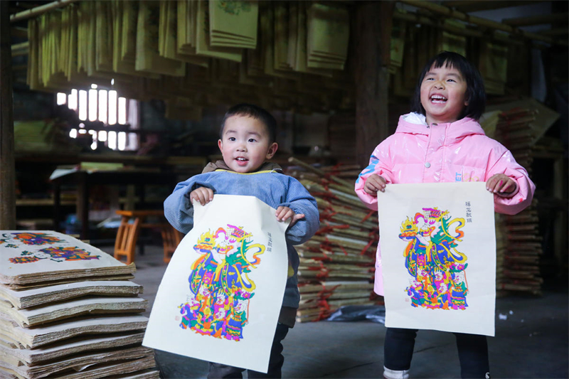 Hunan : l'impression des xylographies du Nouvel An de Tantou, à Shaoyang