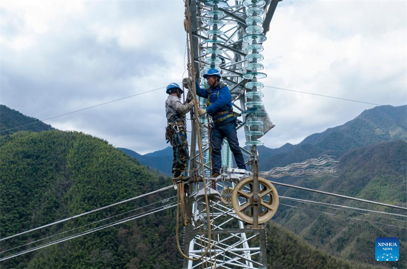 Anhui : le projet d'alimentation électrique externe du chemin de fer Chizhou-Huangshan bientôt achevé