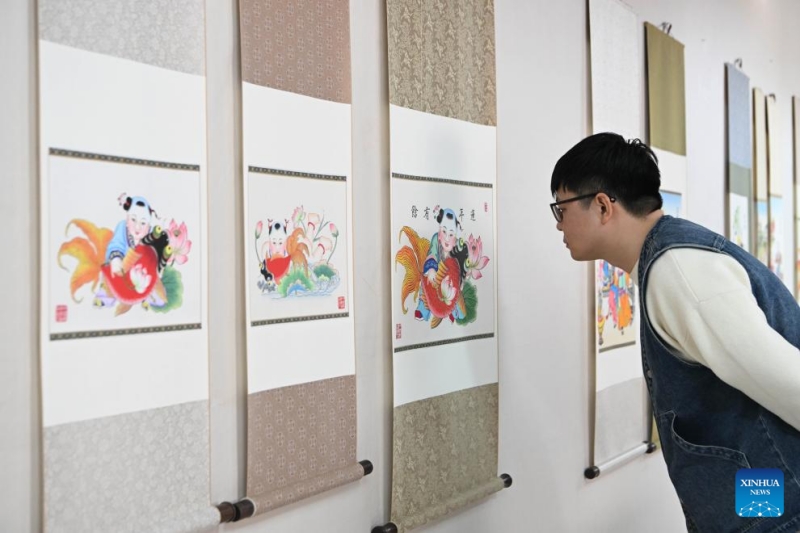 Tianjin : histoire en photos d'un jeune héritier des xylographies du Nouvel An de Yangliuqing