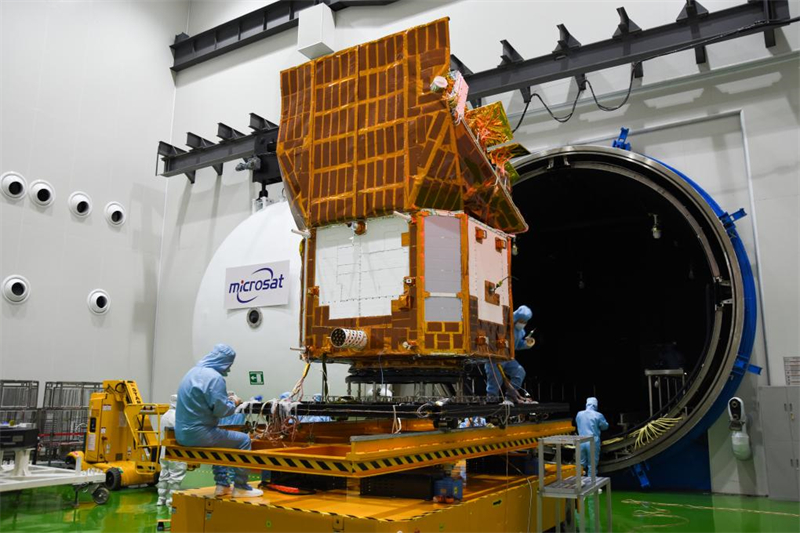 La Chine lance un nouveau satellite pour l'observation des phénomènes cosmiques violents