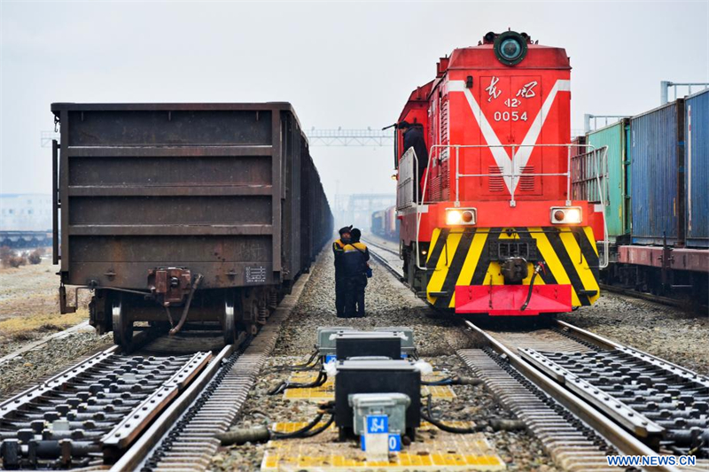 Deux ports ferroviaires majeurs du Xinjiang traitent plus de 70.000 trains de marchandises Chine-Europe