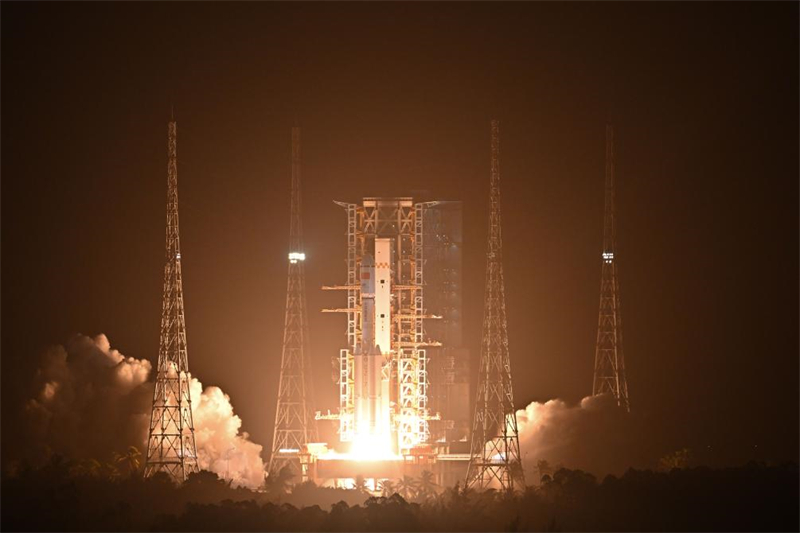 La Chine lance un nouveau vaisseau cargo pour envoyer des fournitures à la station spatiale
