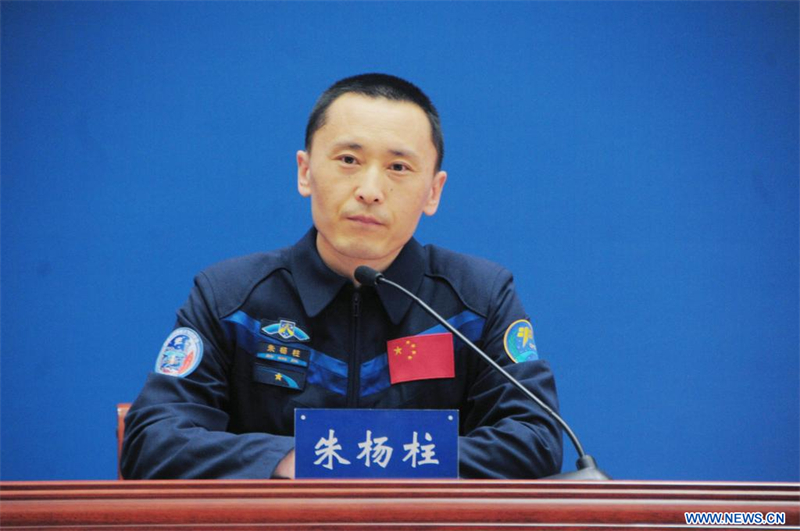 Les taïkonautes de Shenzhou-16 rencontrent la presse à leur retour de l'espace