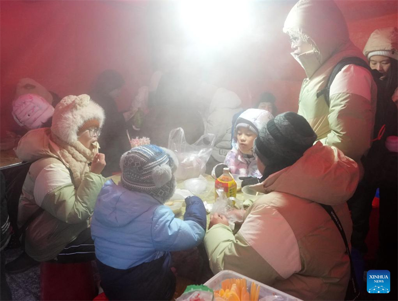 Heilongjiang : les marchés matinaux de Harbin séduisent les touristes