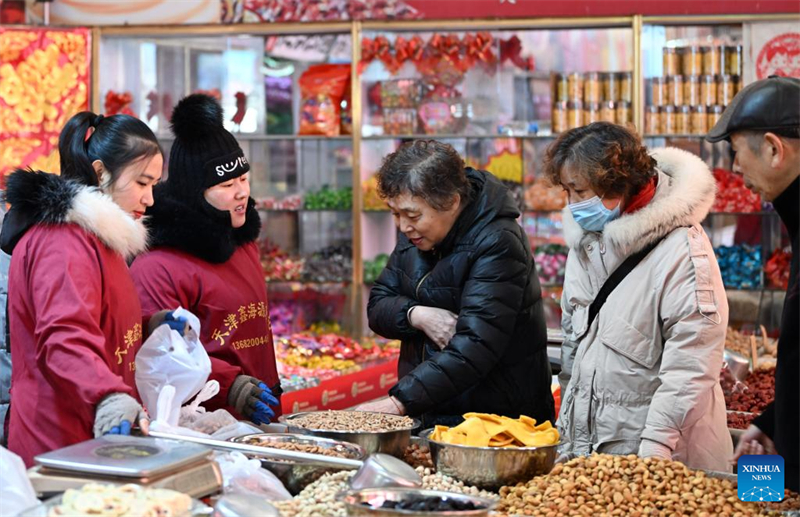 Les habitants de Tianjin se préparent à célébrer la fête du Printemps