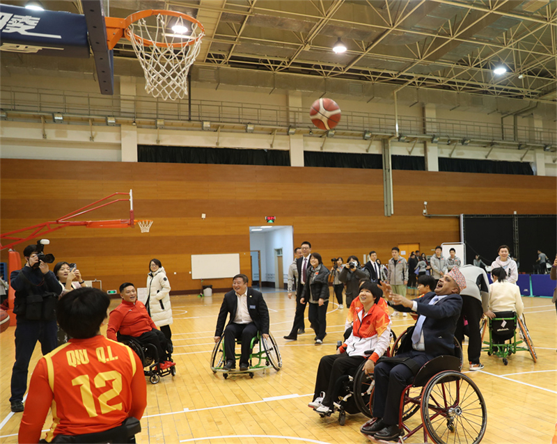 Des étrangers saluent les efforts de la Chine pour améliorer la vie des personnes handicapées