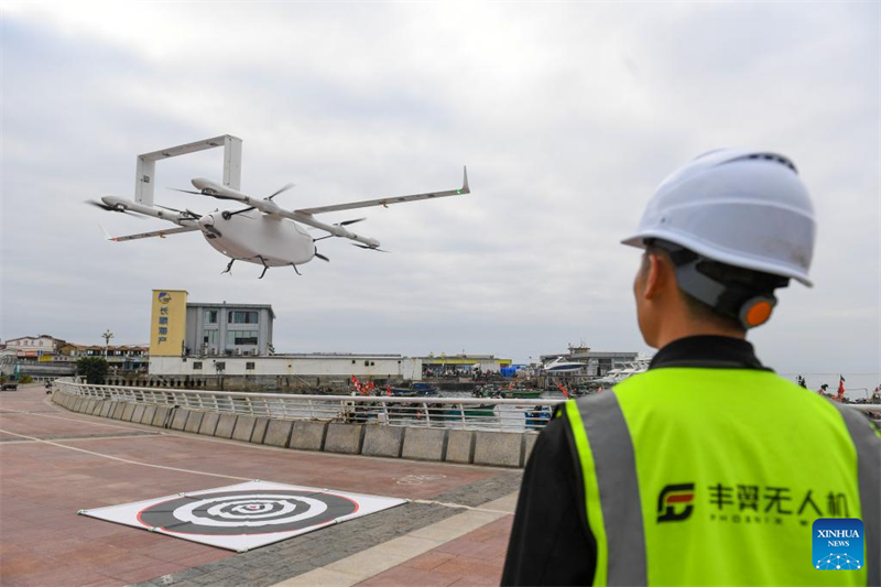 Guangdong : une route de livraison de fruits de mer par drones ouverte à Shenzhen