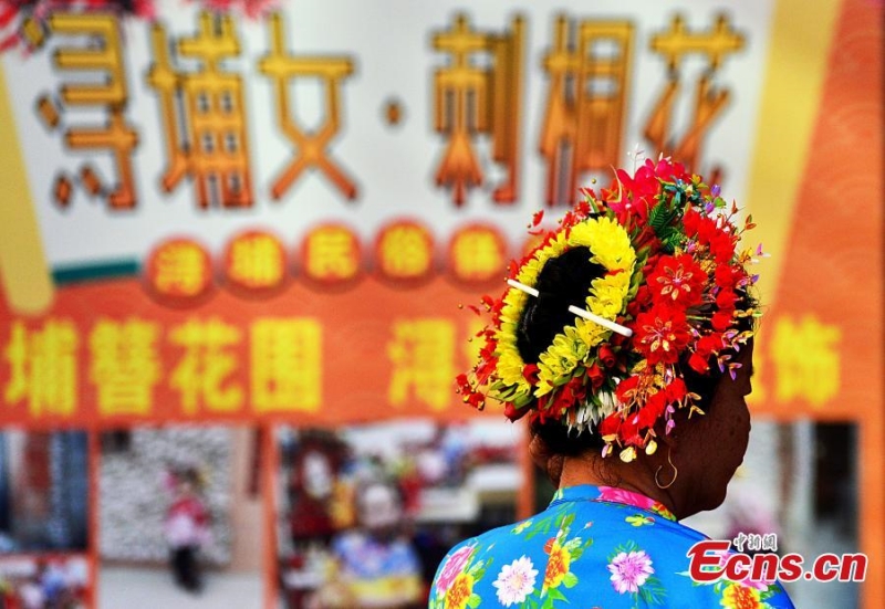 Les couronnes de fleurs de Xunpu connaissent un succès fulgurant