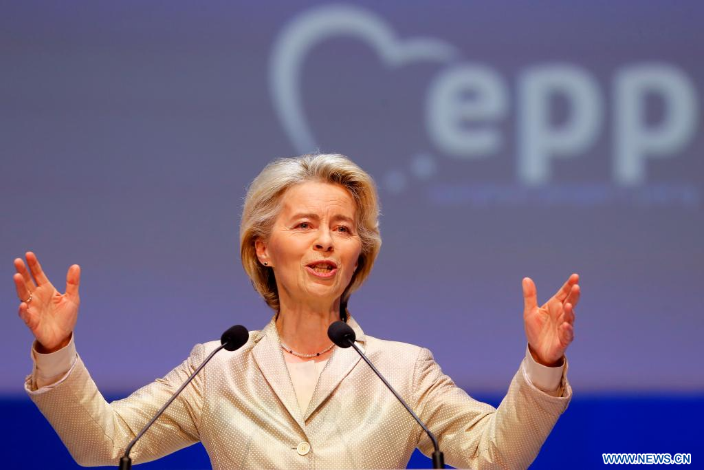 La présidente de la Commission européenne Ursula von der Leyen prononce un discours à Bucarest, en Roumanie, le 7 mars 2024. (Xinhua/Cristian Cristel)