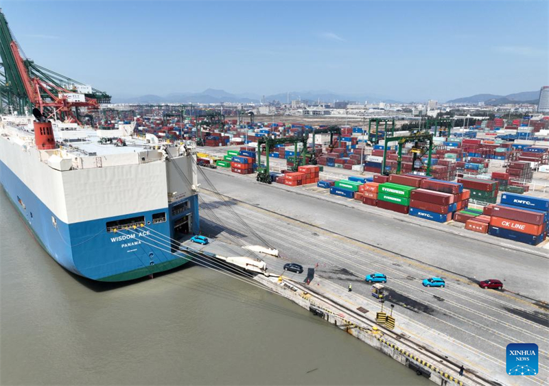 Fujian : le port de Fuzhou a accueilli son plus gros chargement unique de véhicules d'exportation