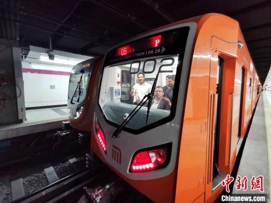 La première rame de métro sur pneus développée en Chine est officiellement mise en service sur la ligne 1 du métro de Mexico, le 23 mars 2024. (Photo / China News Service)