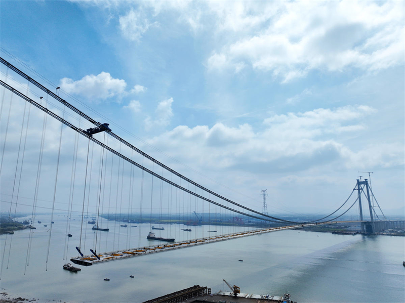 Jiangsu : la construction du pont de Longtan sur le fleuve Yangtsé à Yangzhou est entrée dans une phase d'accélération