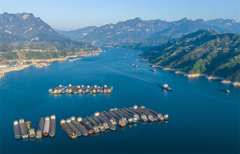 Hubei : la navigation dans les Trois Gorges sur le fleuve Yangtsé à Yichang en forte croissance