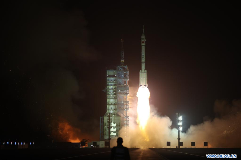 La Chine lance le vaisseau spatial habité Shenzhou-18