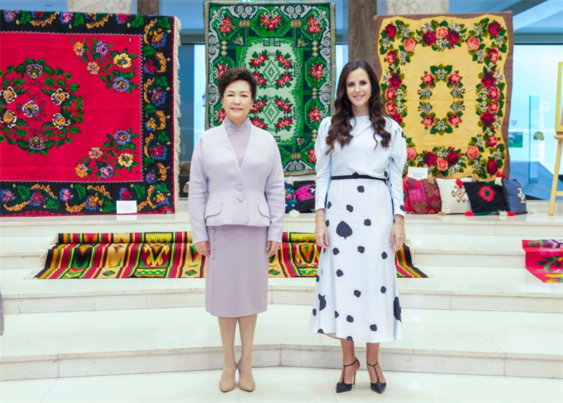 Peng Liyuan visite le Musée national de Serbie