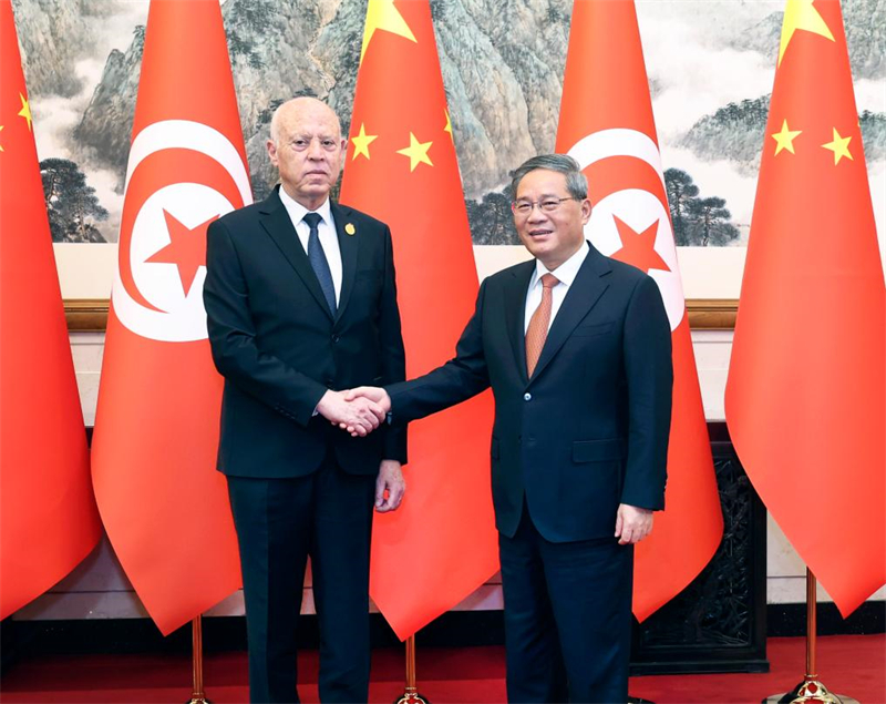 Le PM chinois rencontre le président tunisien