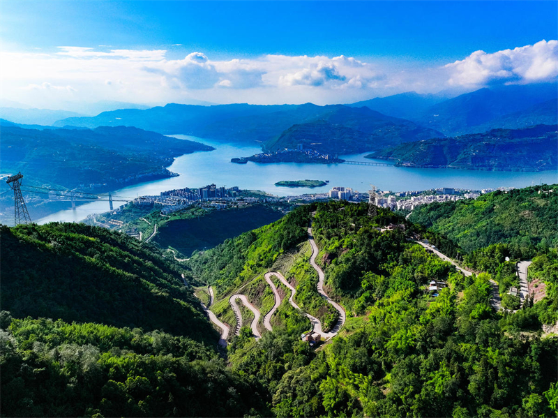 Yunnan : comment « quatre bonnes routes rurales » contribuent à la revitalisation rurale à Suijiang