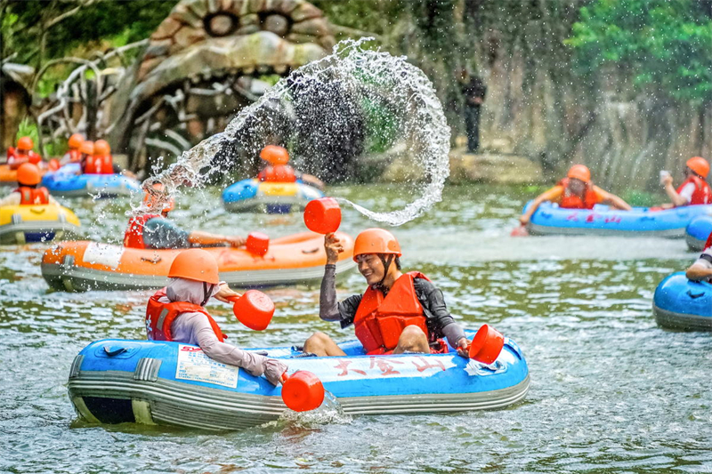 Jiangxi : la fièvre du rafting rural à Ganzhou