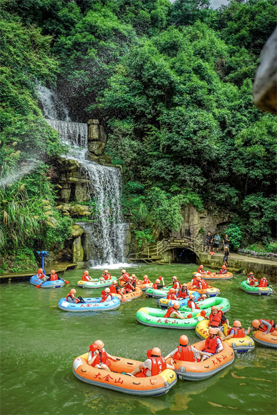 Jiangxi : la fièvre du rafting rural à Ganzhou