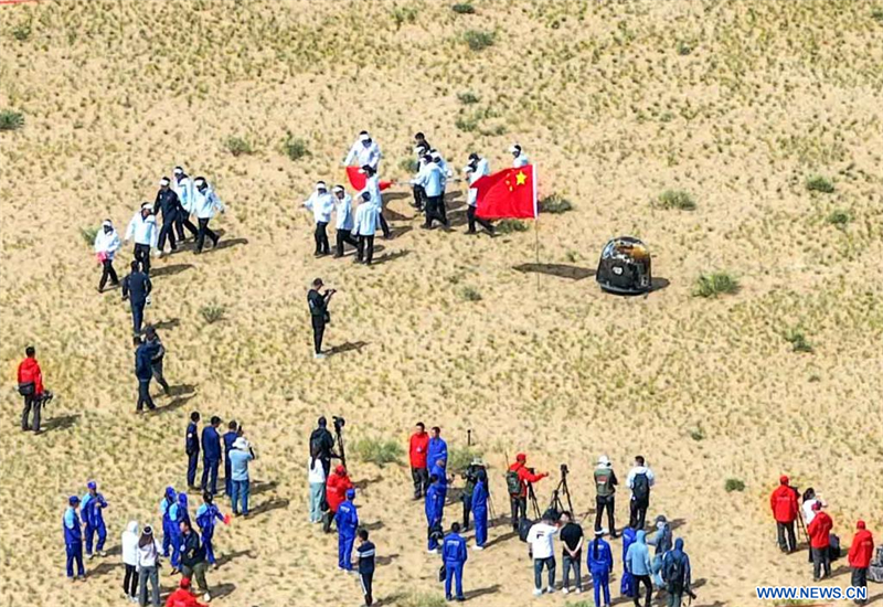 La sonde chinoise Chang'e-6 ramène sur Terre les premiers échantillons de la face cachée de la Lune