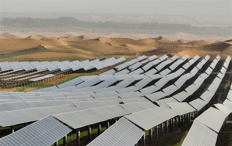 Ningxia : l'énergie propre « du désert » aide à se préparer au pic de consommation d'électricité de l'été à Zhongwei