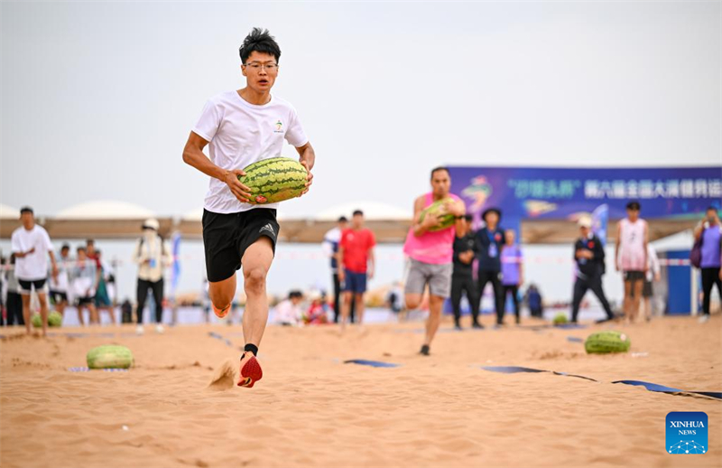 Ningxia : des jeux amusants dans le désert organisés sur le site touristique de Shapotou