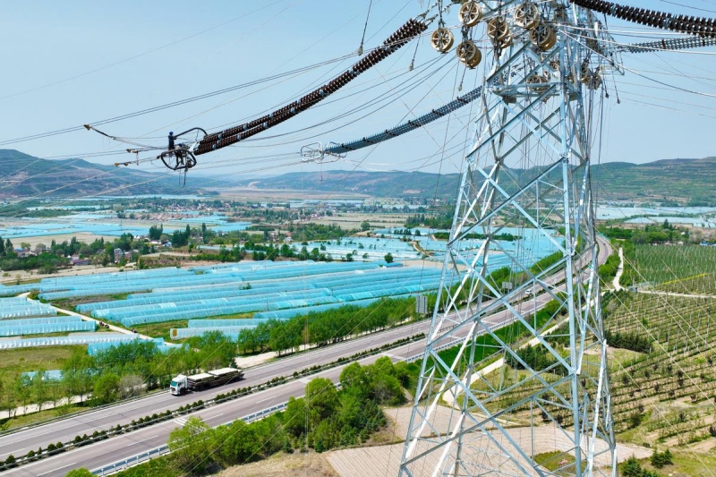 Le projet de transfert d'électricité Ningxia-Hunan construit une « autoroute » aérienne verte pour l'acheminement d'électricité