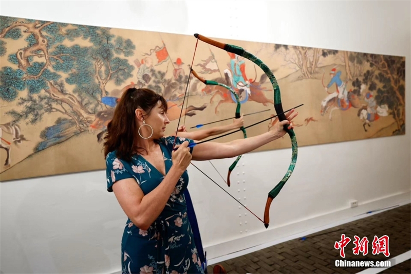 Ouverture officielle d'une exposition sur la culture sportive chinoise à Paris