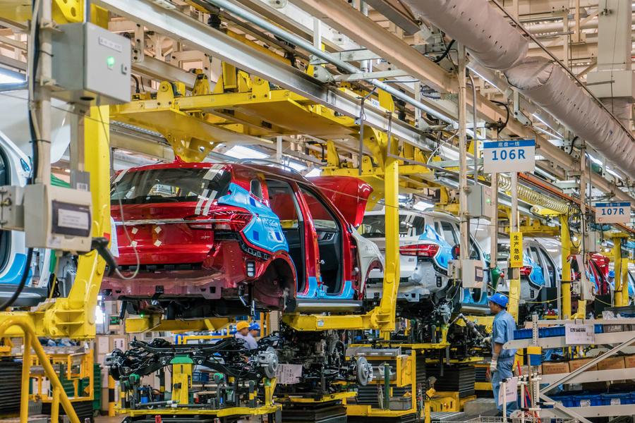 Photo d'archive d'une usine numérique de véhicules de tourisme de la Shanghai Automotive Industry Corporation, à Shanghai, dans l'est de la Chine. (Photo : Xinhua)