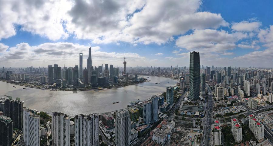 Vue aérienne panoramique de la zone de Lujiazui, dans la Zone pilote de libre-échange de Chine (Shanghai), à Shanghai, dans l'est de la Chine, le 10 janvier 2023. (Photo : Fang Zhe)