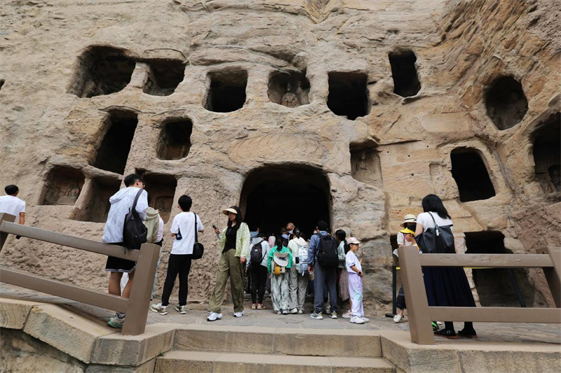 Shanxi : les grottes de Yungang attirent de nombreux touristes à Datong